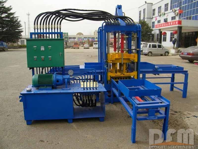 QT3-15 Concrete Brick Making Machine